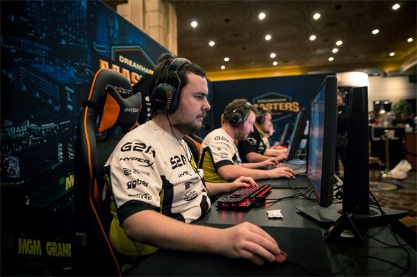 后纷纷讨论 后纷纷讨论