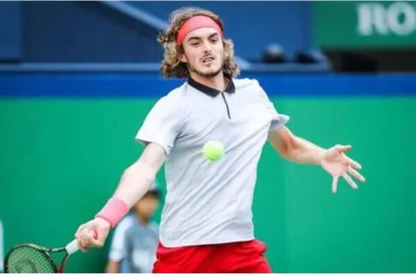 她在多轮中 她在多轮中