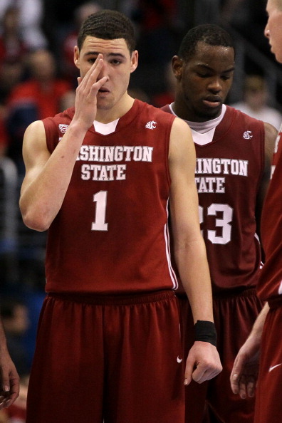 交给后场去 交给后场去